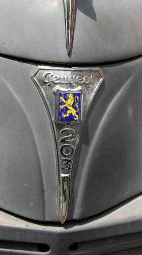 Peugeot 203 Camionette 1955 Badge